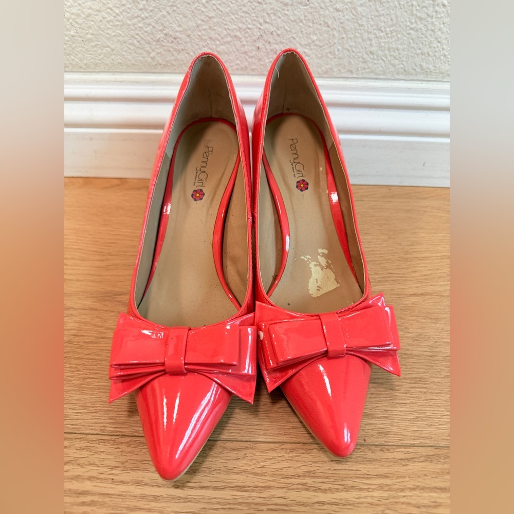 Penny Girl Coral Patent Bow Pointed Toe Stiletto Heels Size 8